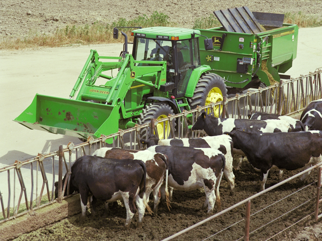 There is concern in the agriculture industry that if a higher court was to agree with the Washington court ruling that manure from dairies could be deemed solid waste, dairies and other livestock operations across the country could face manure management restrictions that would be unmanageable. (DTN/The Progressive Farmer file photo)